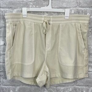 Athleta Farallon Cream Shorts